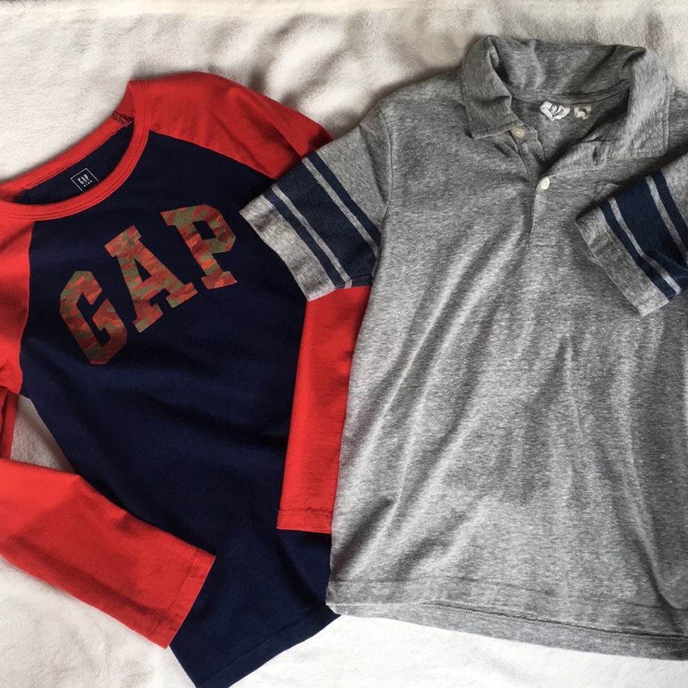 LIKE NEW! 2 GAP boys shirts size 6/7